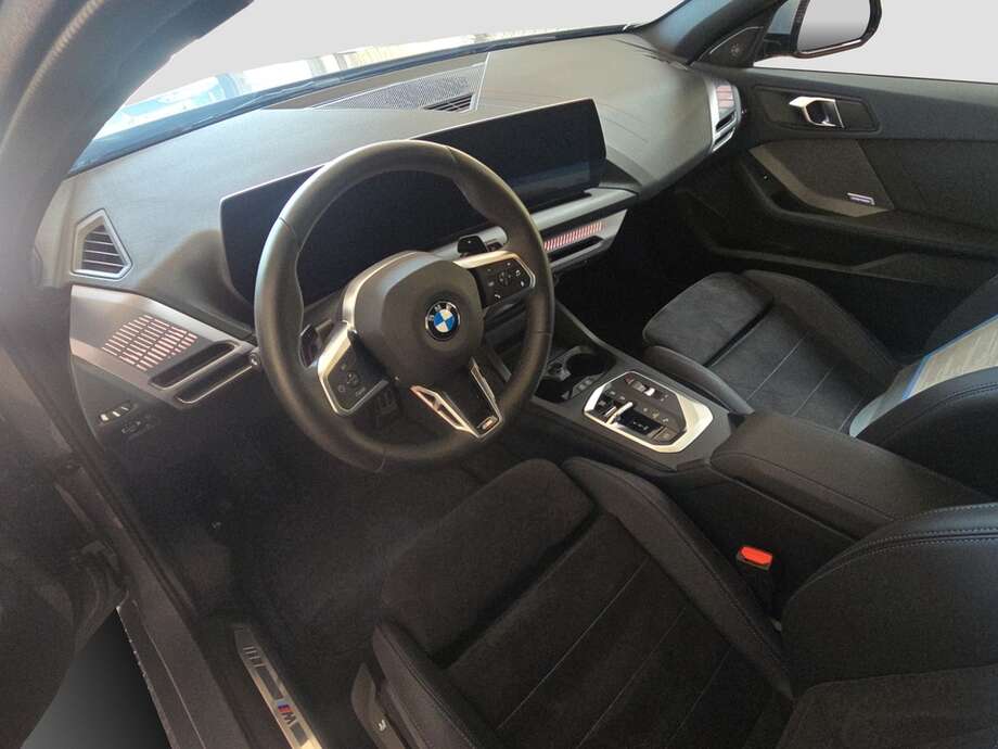 BMW 123 xDrive (Bild 11/19)