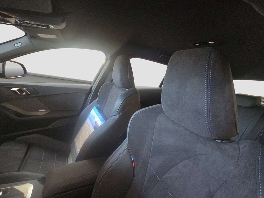 BMW 123 xDrive (Bild 12/19)