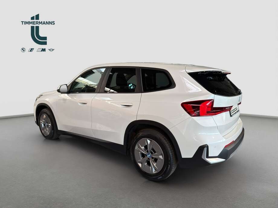 BMW iX1 xDrive30 (Bild 3/18)