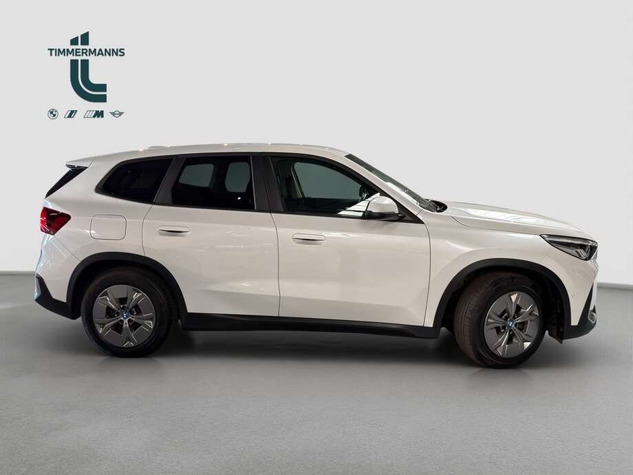 BMW iX1 xDrive30 (Bild 6/18)