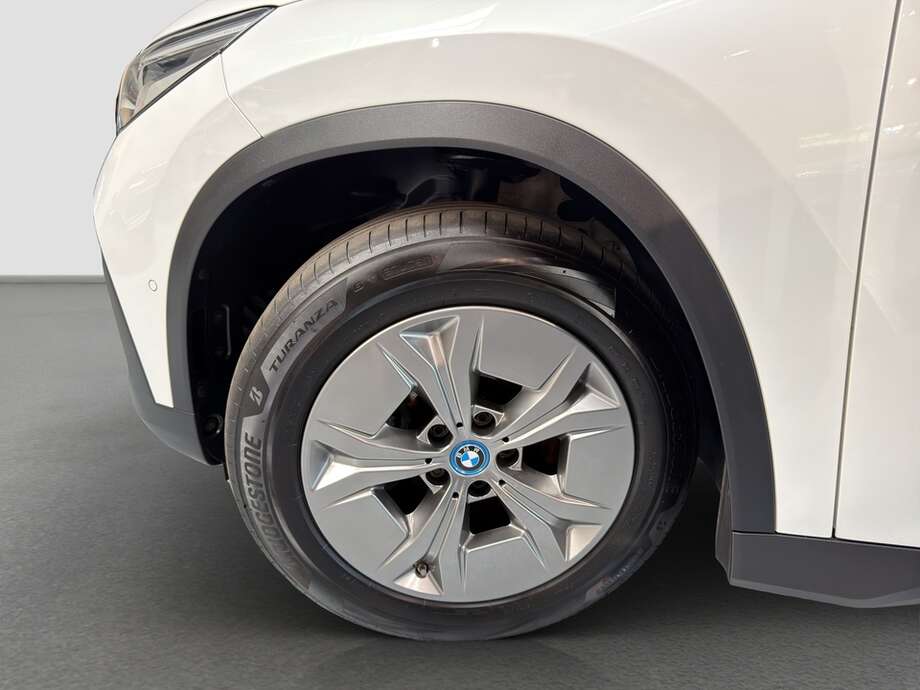 BMW iX1 xDrive30 (Bild 9/18)