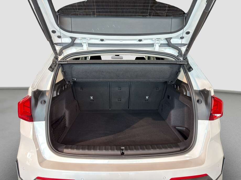 BMW iX1 xDrive30 (Bild 15/18)