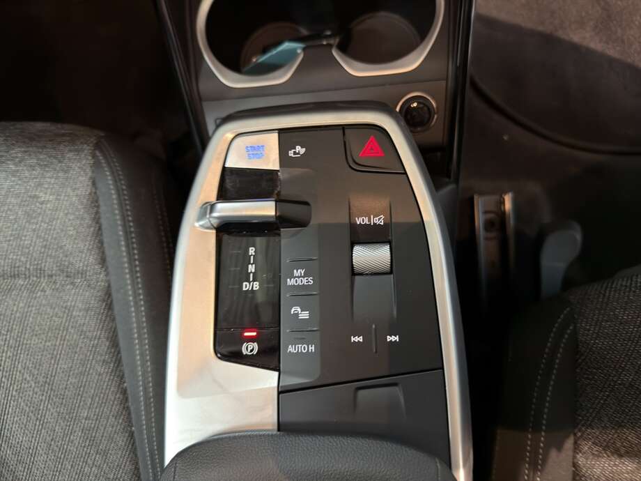 BMW iX1 xDrive30 (Bild 17/18)