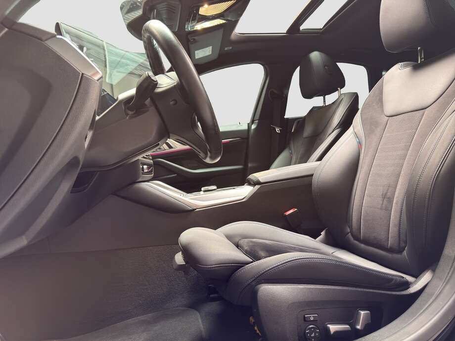 BMW i4 (Bild 10/15)