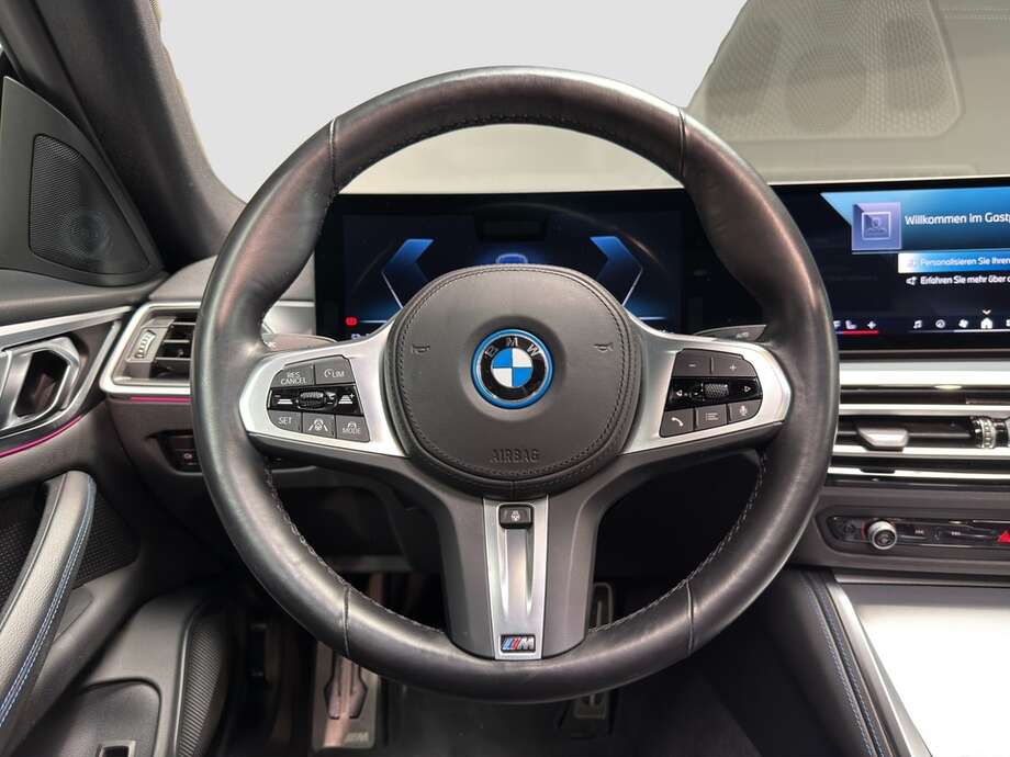 BMW i4 (Bild 12/15)