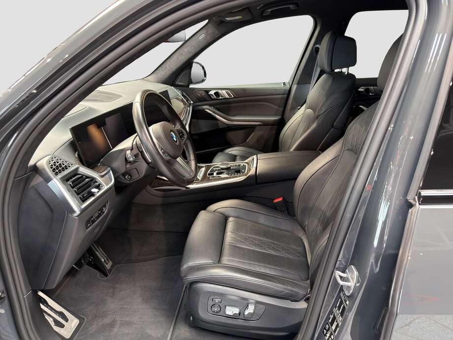 BMW X7 xDrive40d (Bild 11/19)