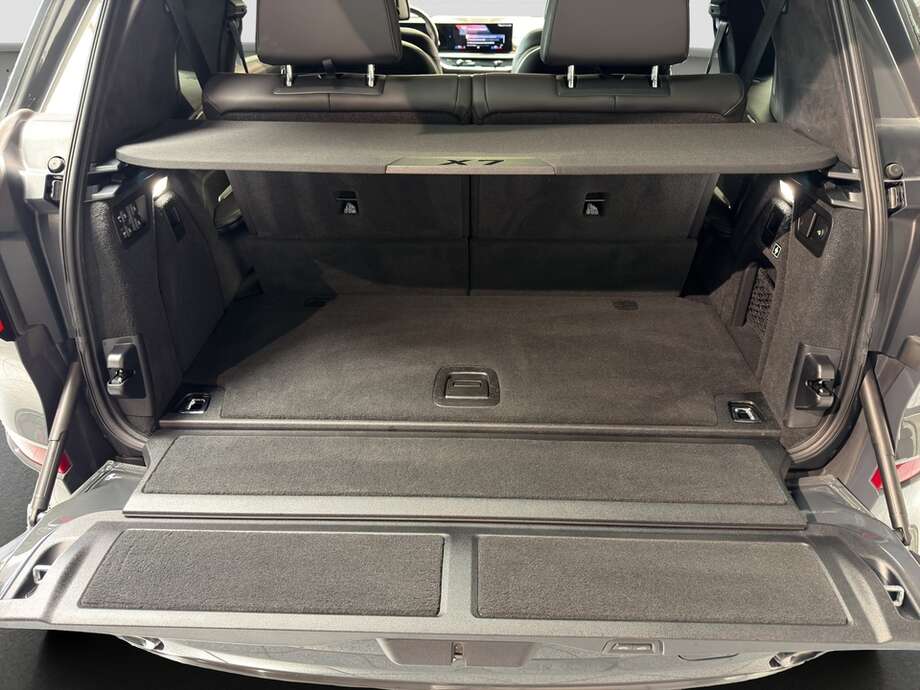 BMW X7 xDrive40d (Bild 16/19)
