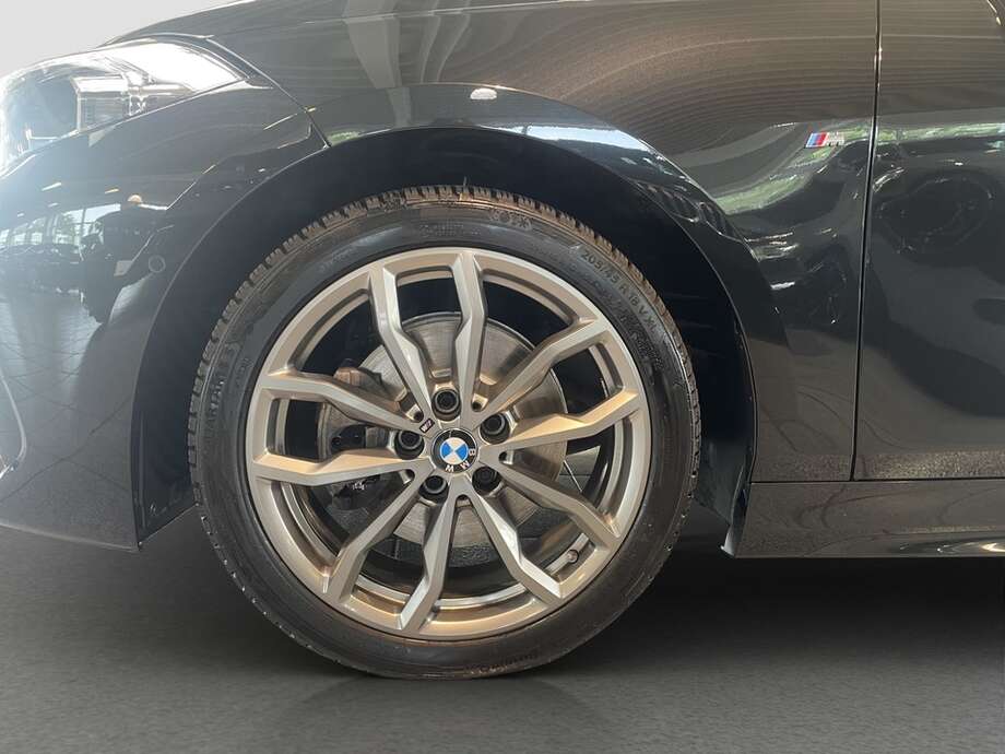 BMW 118i (Bild 9/15)