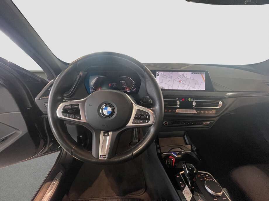 BMW 118i (Bild 12/15)