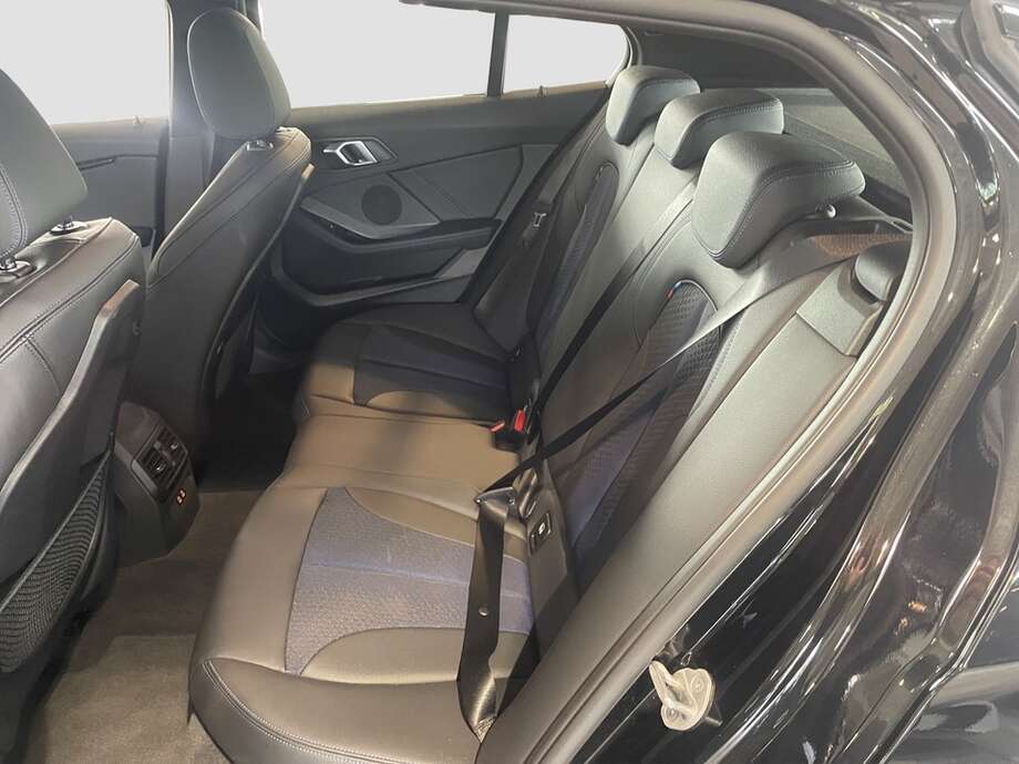 BMW 118i (Bild 13/15)