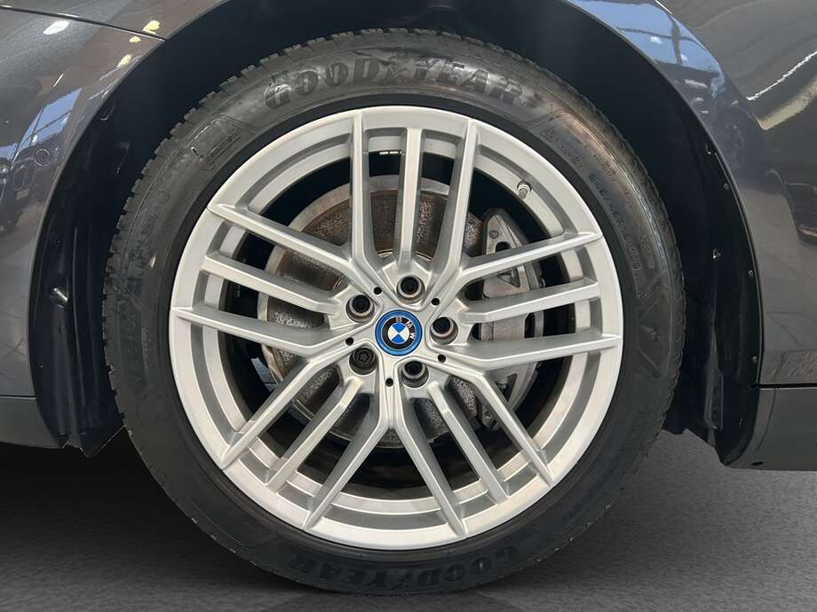 BMW i5 eDrive40 (Bild 9/19)