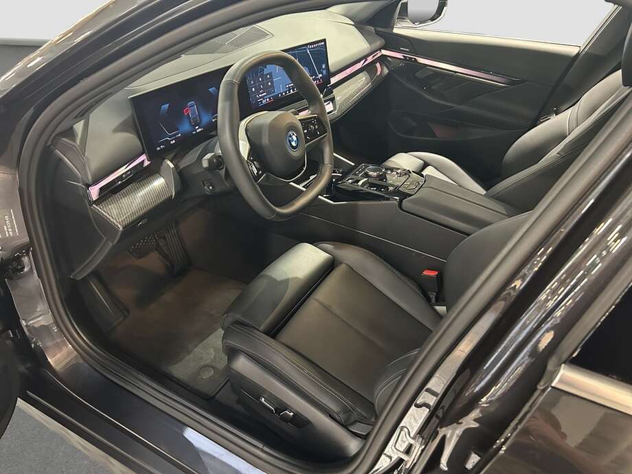BMW i5 eDrive40 (Bild 10/19)