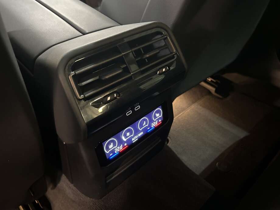 BMW i5 eDrive40 (Bild 18/19)