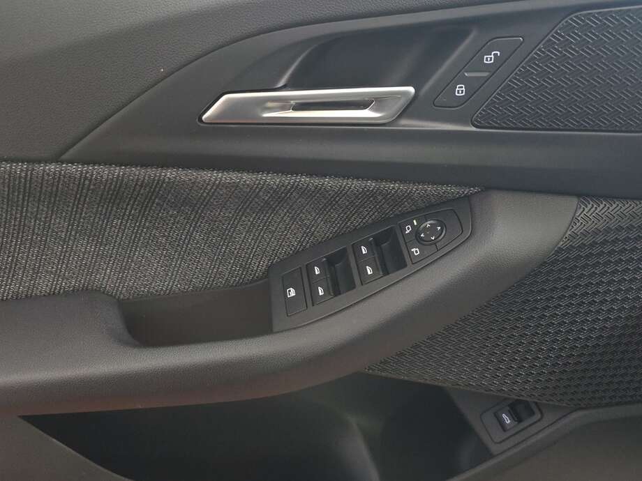 BMW 218 Active Tourer (Bild 16/18)