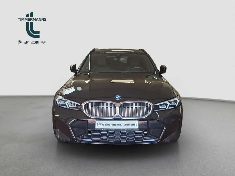 BMW 320d (Bild 8/18)