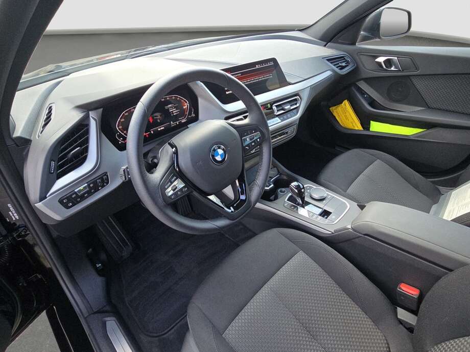 BMW 120i (Bild 10/18)
