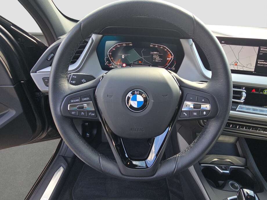 BMW 120i (Bild 12/18)