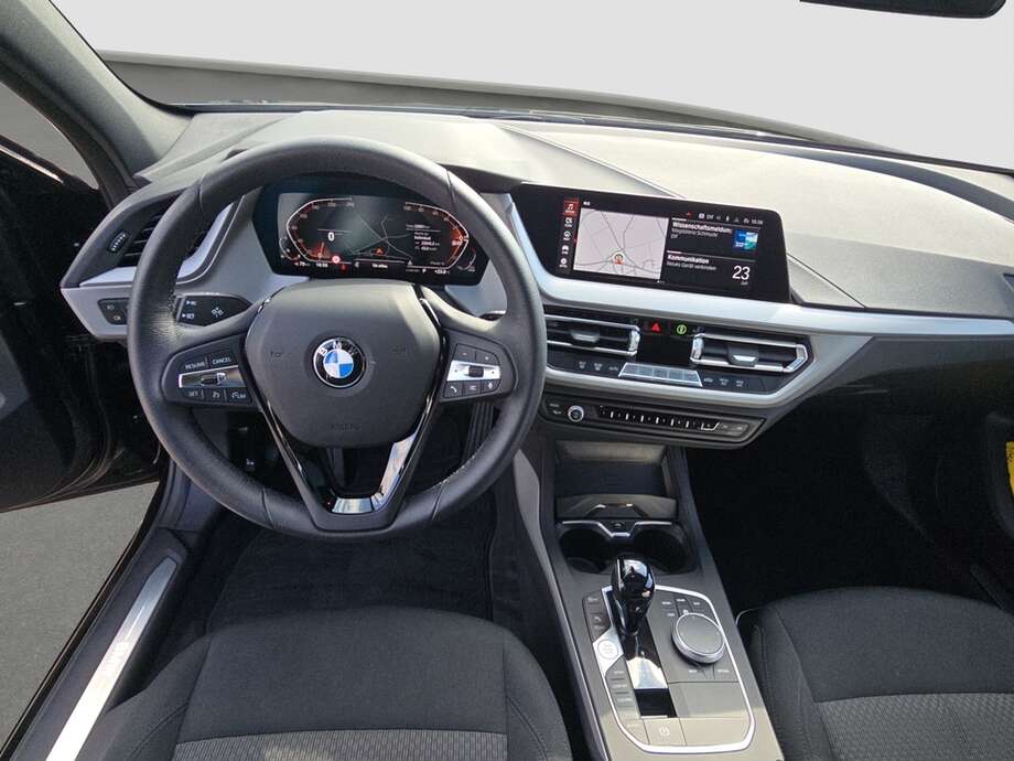 BMW 120i (Bild 13/18)