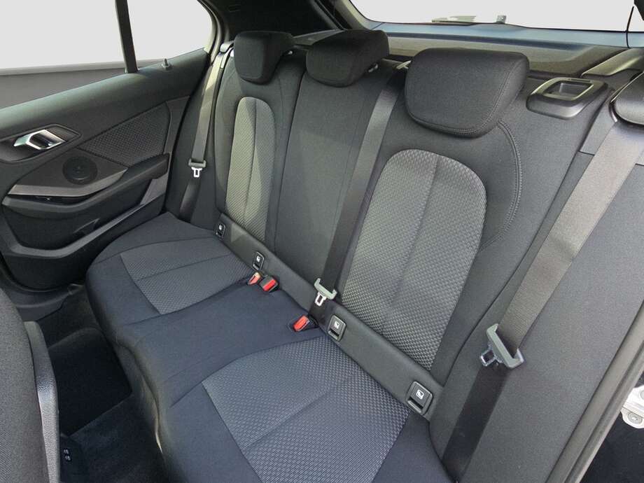 BMW 120i (Bild 14/18)