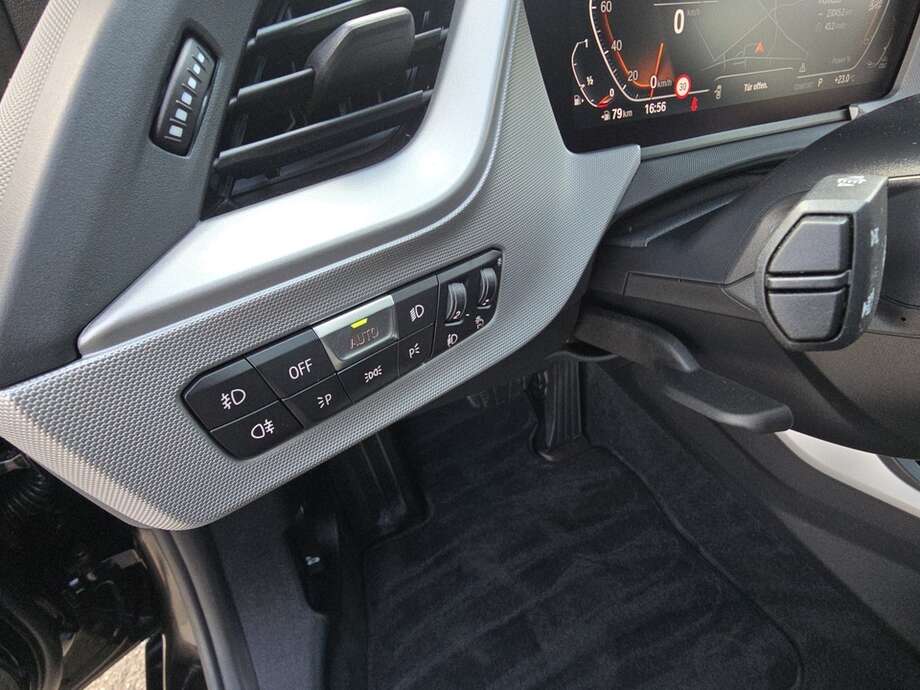 BMW 120i (Bild 17/18)