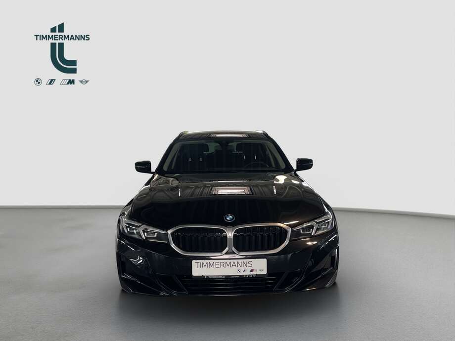 BMW 330e (Bild 8/15)