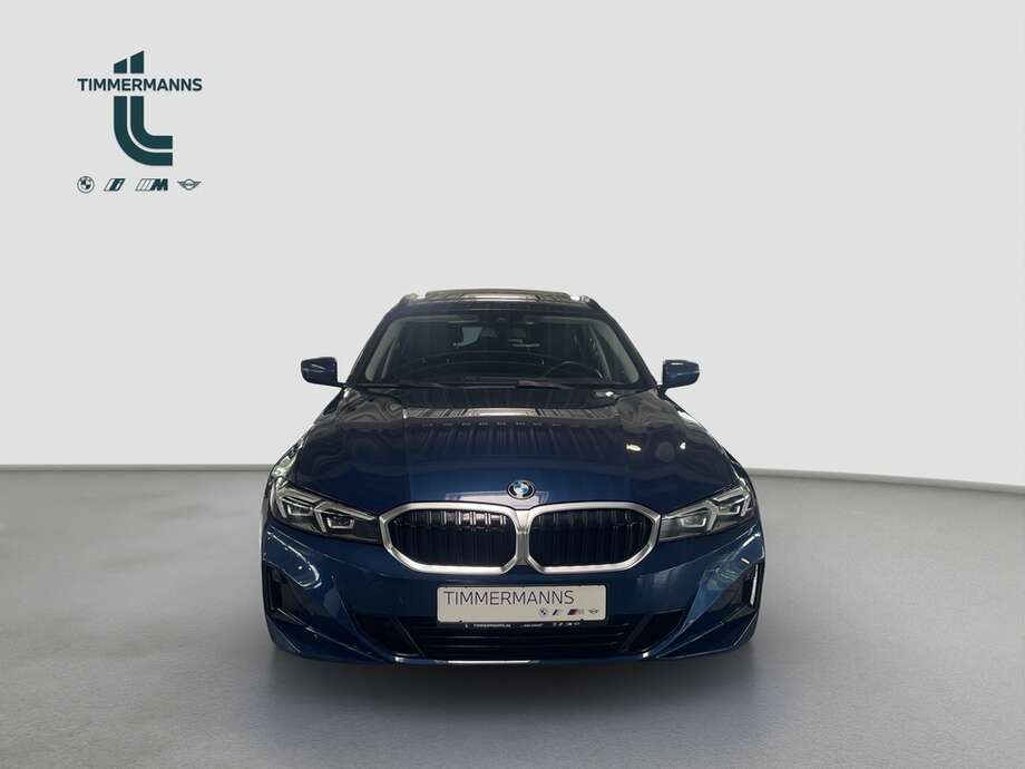 BMW 320i (Bild 8/15)
