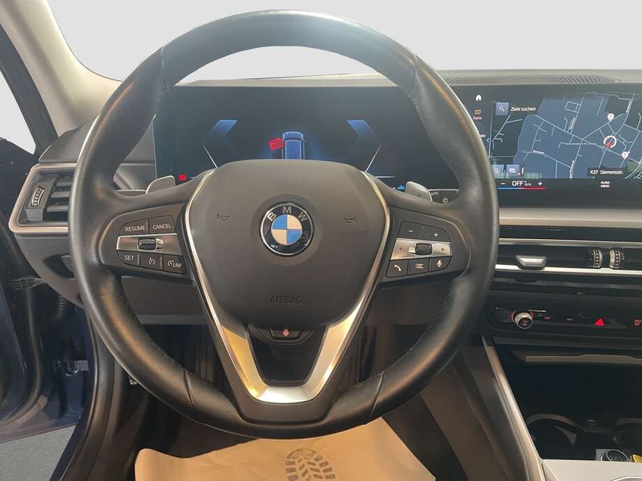BMW 320i (Bild 12/15)