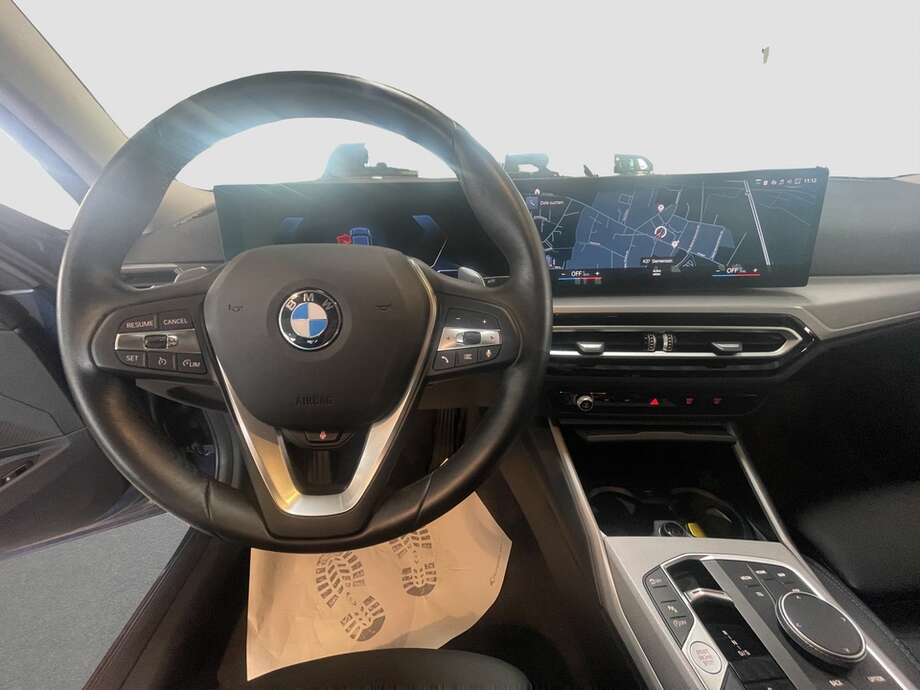BMW 320i (Bild 13/15)