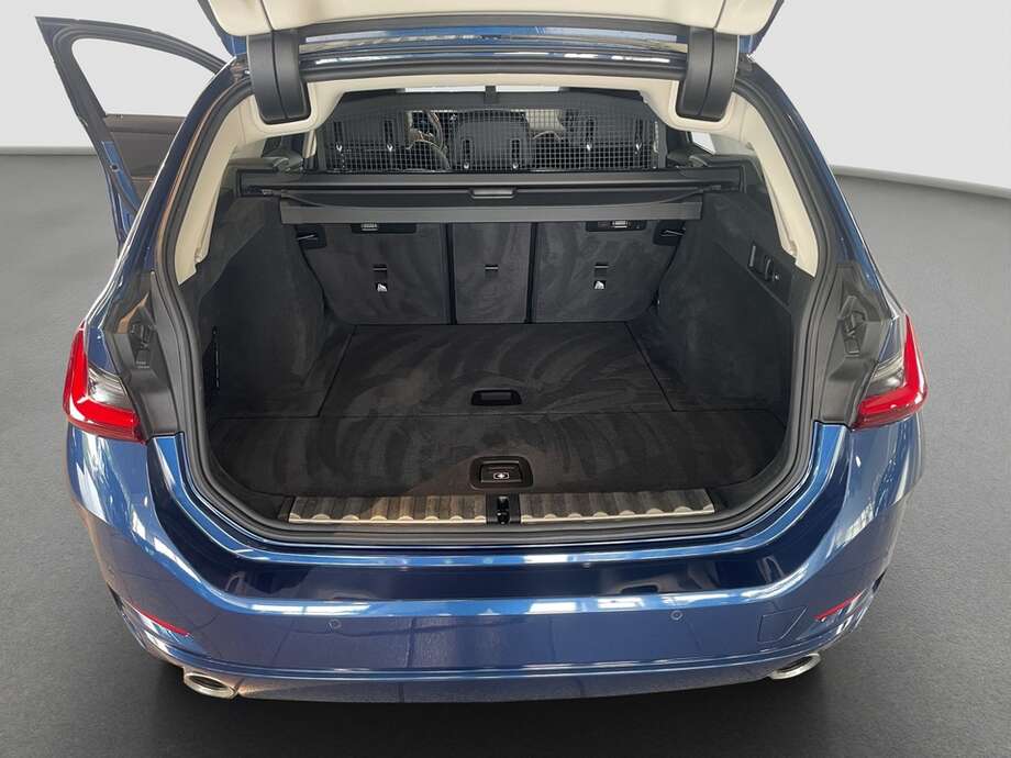 BMW 320i (Bild 15/15)