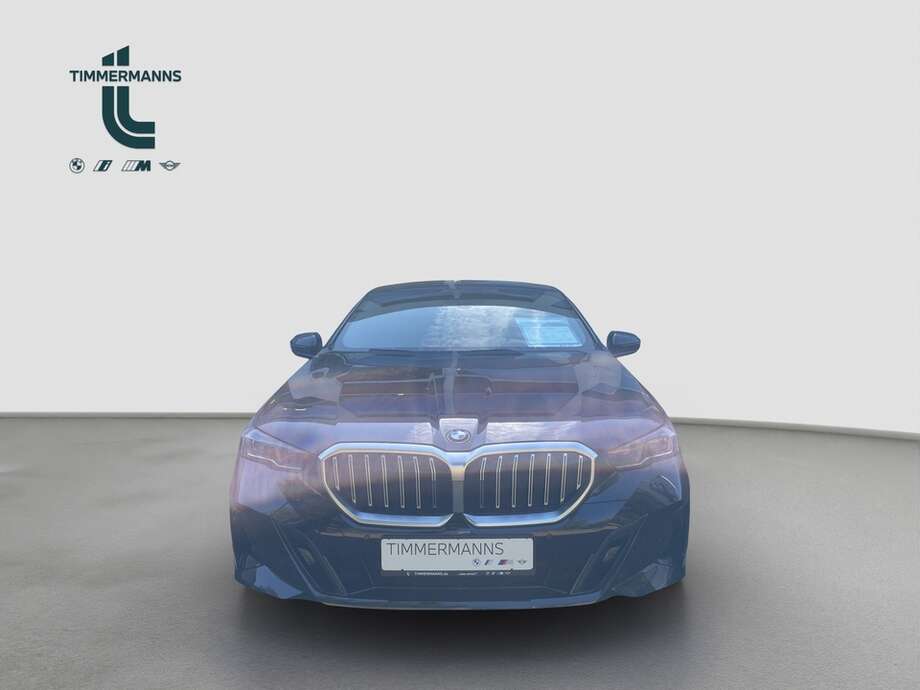 BMW 520d xDrive (Bild 8/17)