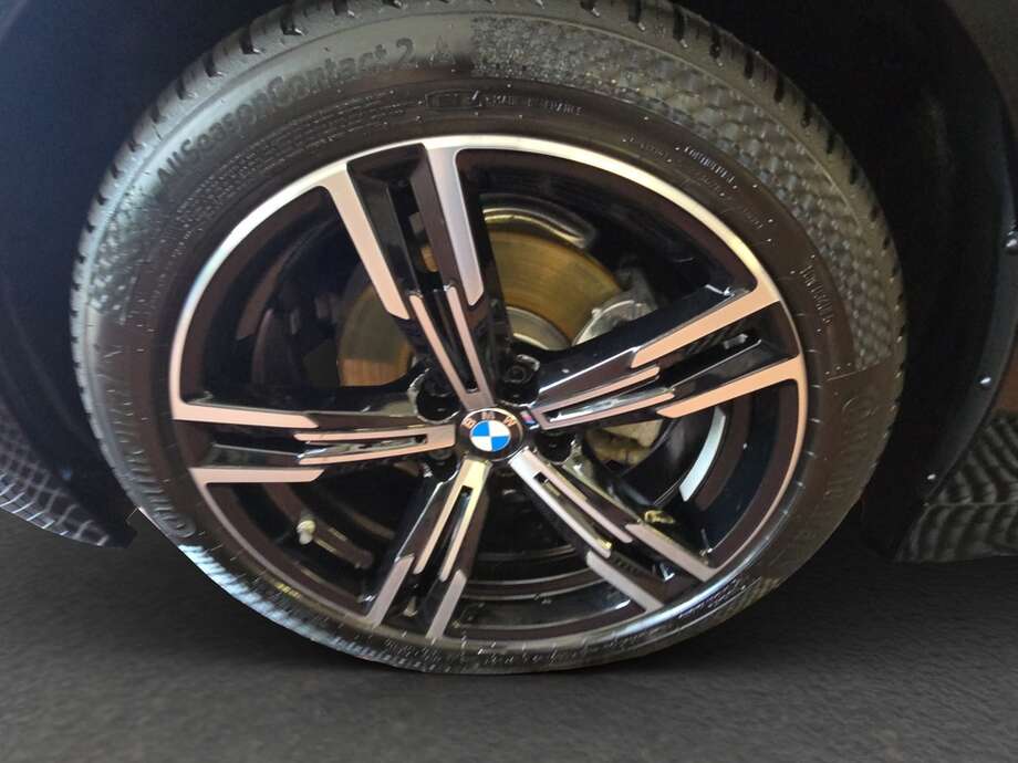 BMW 320d (Bild 9/17)