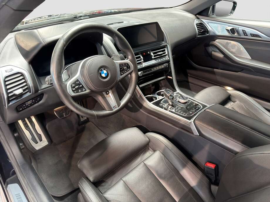 BMW M850i xDrive Cabrio (Bild 11/18)