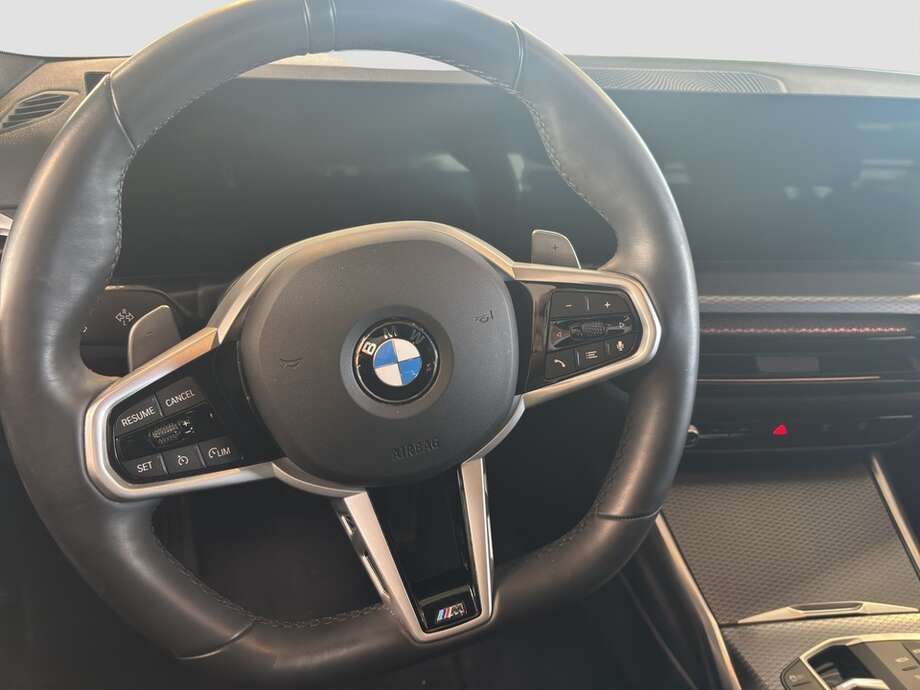 BMW 320d (Bild 11/17)