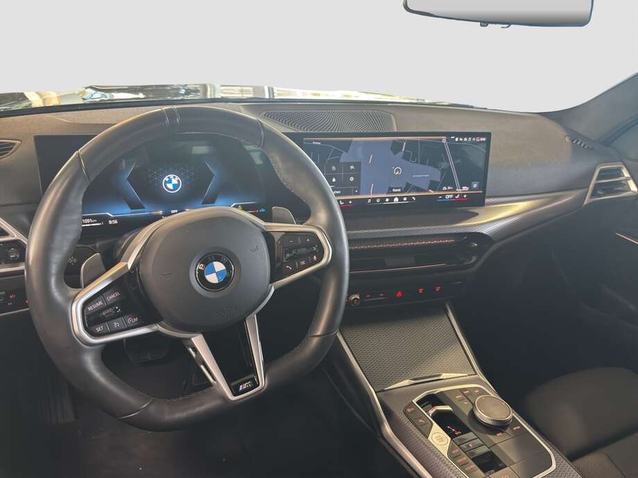 BMW 320d (Bild 12/17)