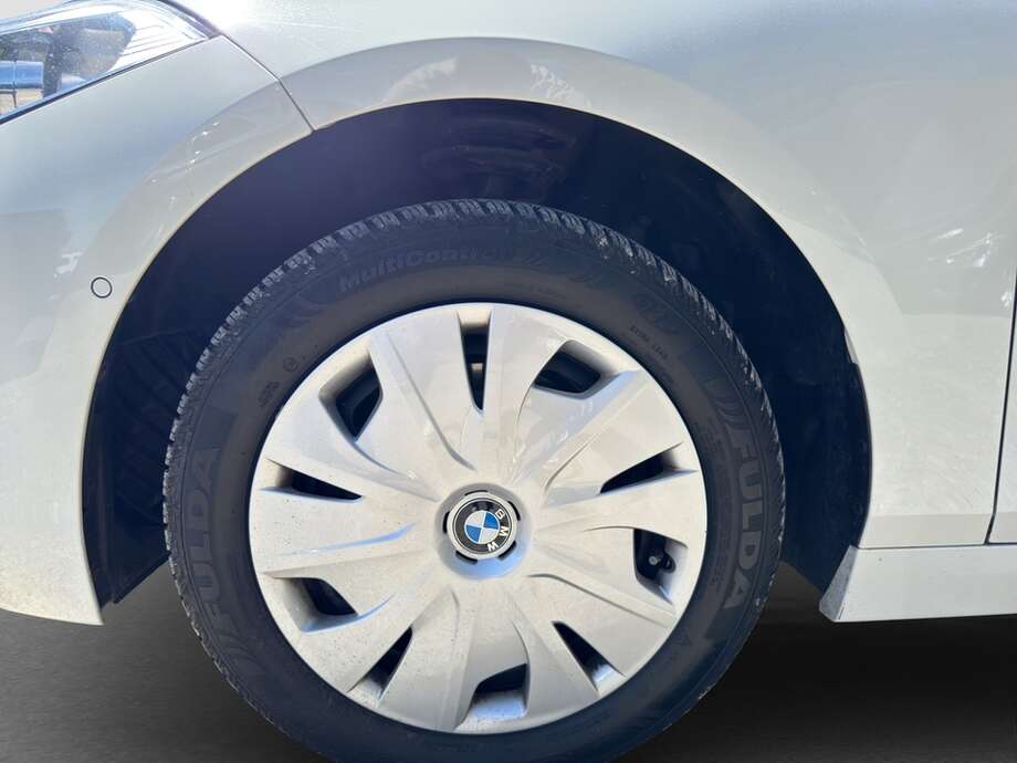 BMW 116i (Bild 9/16)