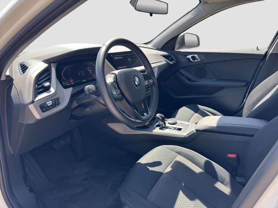 BMW 116i (Bild 10/16)