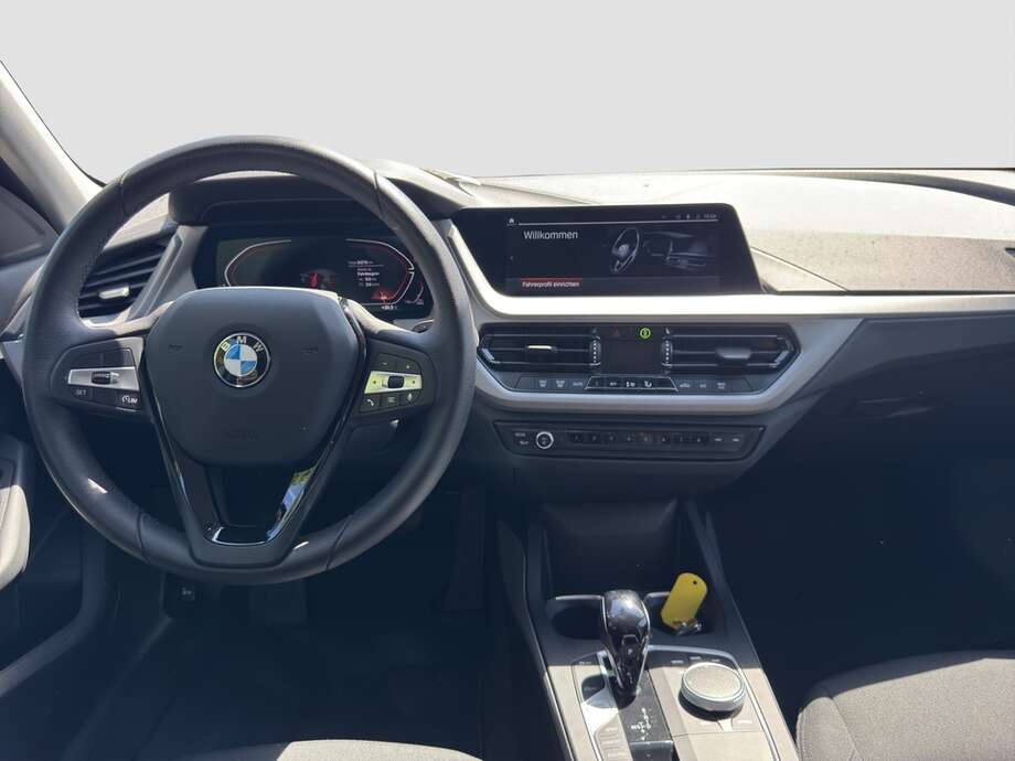 BMW 116i (Bild 12/16)
