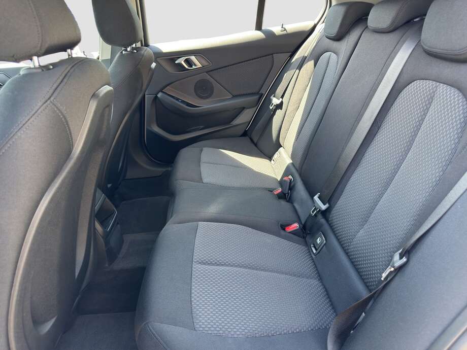 BMW 116i (Bild 13/16)