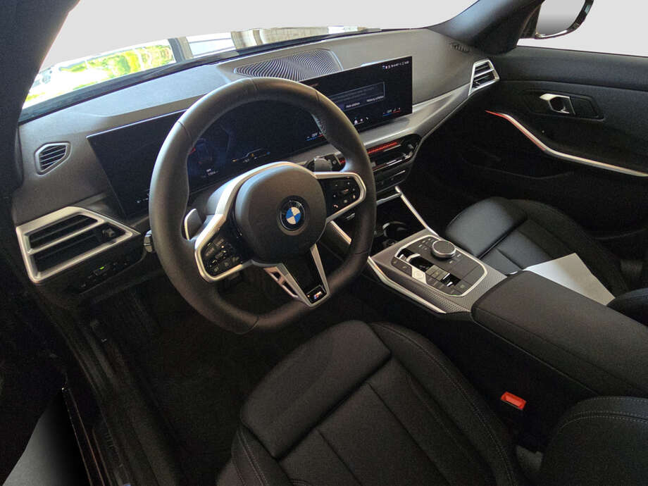 BMW 320d (Bild 10/17)