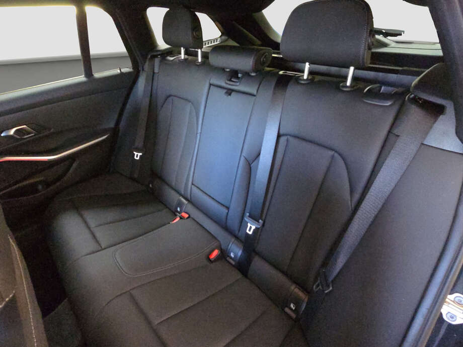 BMW 320d (Bild 14/17)
