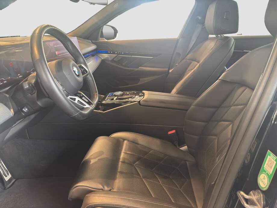 BMW 520d xDrive (Bild 5/16)