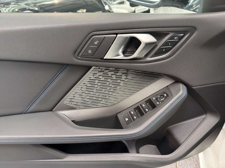 BMW 120 (Bild 17/19)