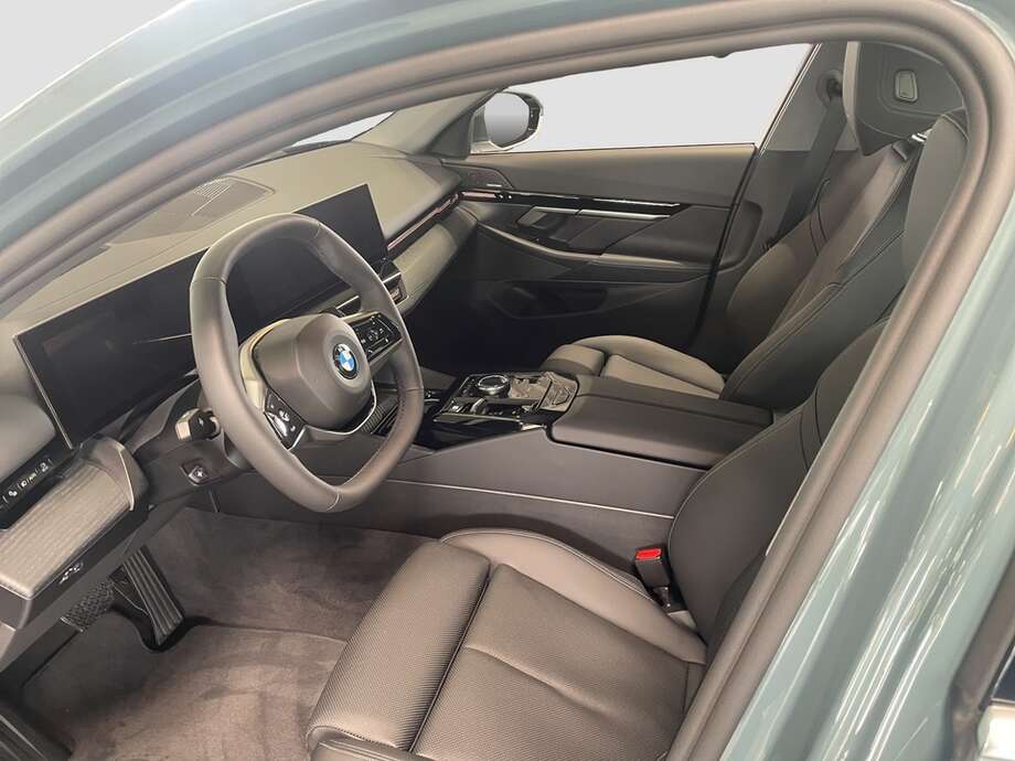 BMW 520i (Bild 11/19)