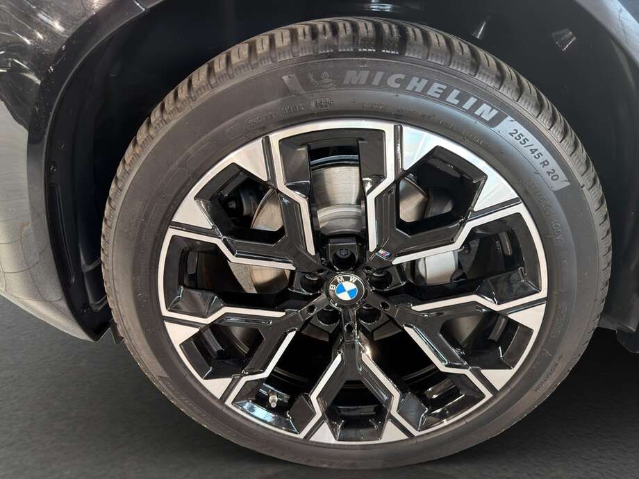 BMW X3 (Bild 9/18)