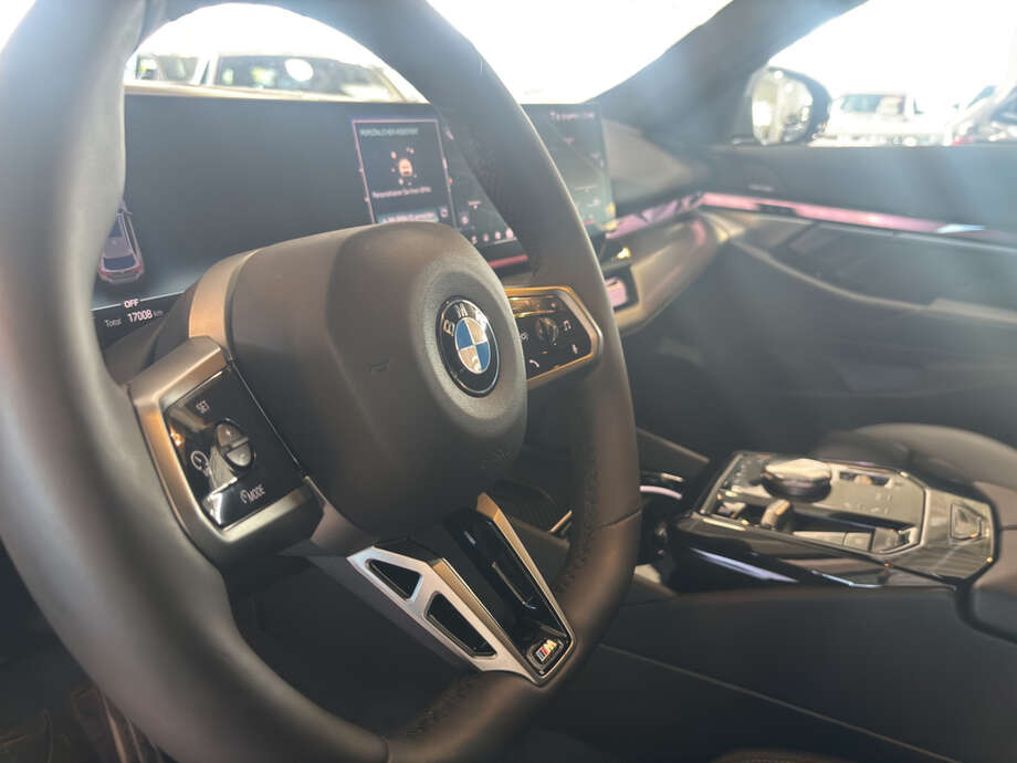BMW 520d (Bild 16/17)