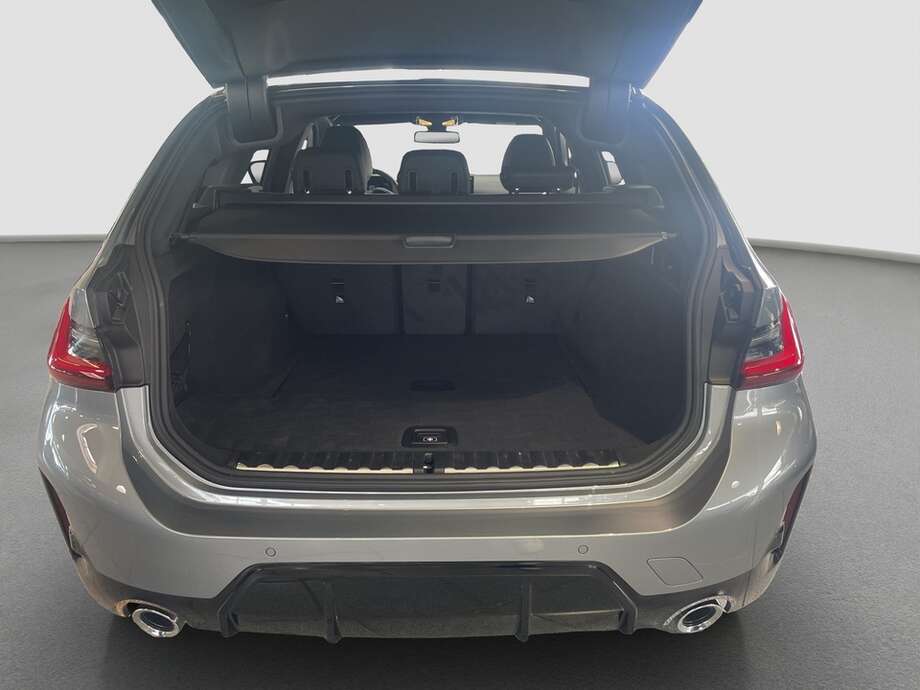 BMW 320d (Bild 15/16)