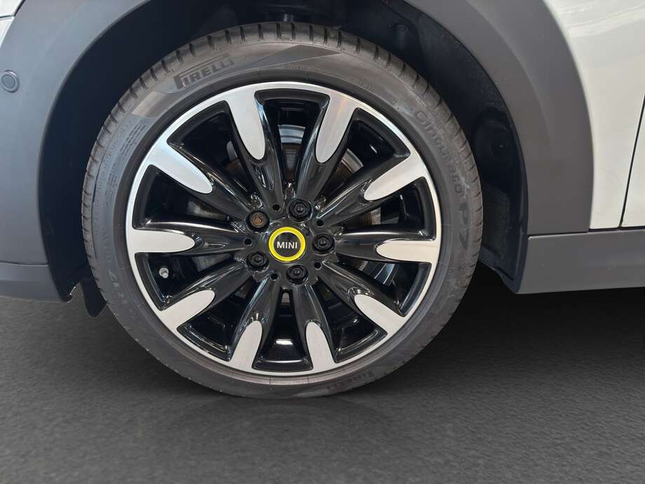 MINI Cooper SE (Bild 9/17)