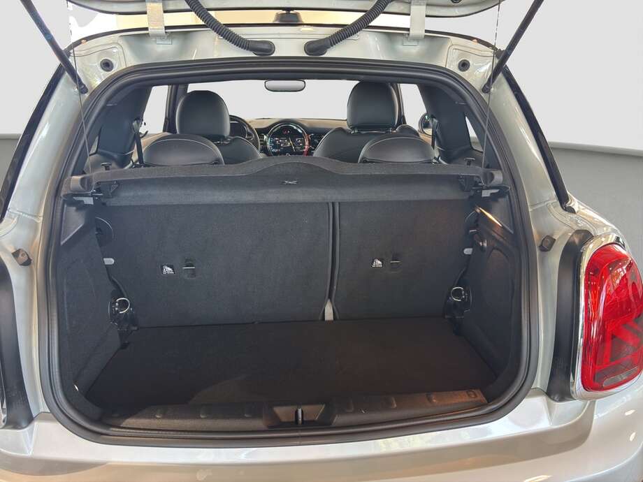 MINI Cooper SE (Bild 15/17)