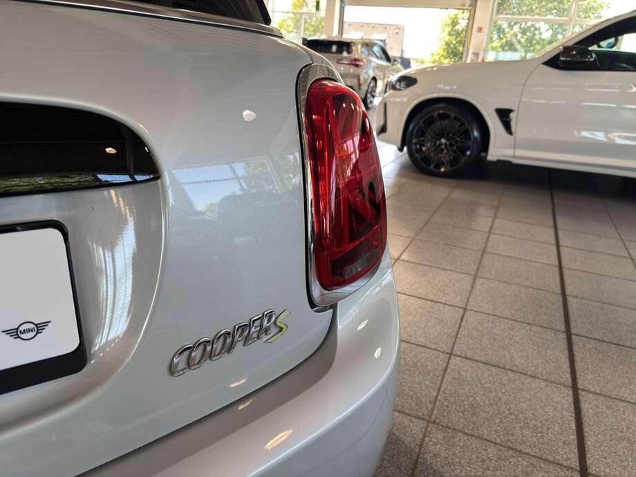 MINI Cooper SE (Bild 16/17)