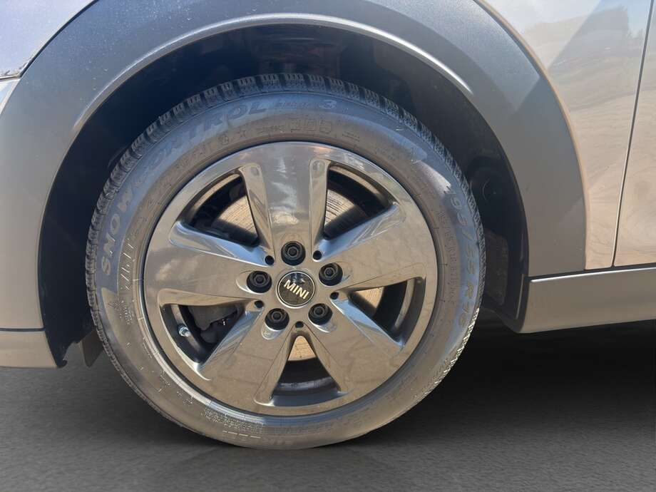 MINI Cooper S (Bild 9/18)